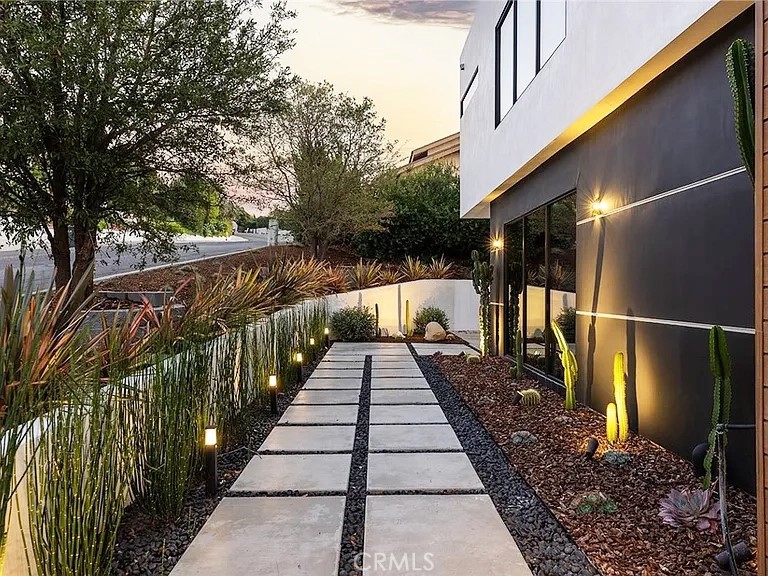 606 E Avenida San Juan