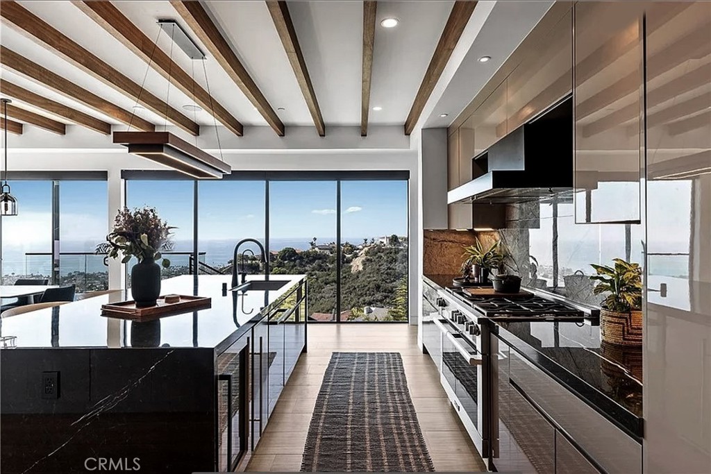 606 E Avenida San Juan