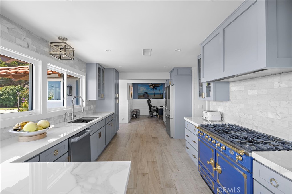 185 E Avenida Cordoba