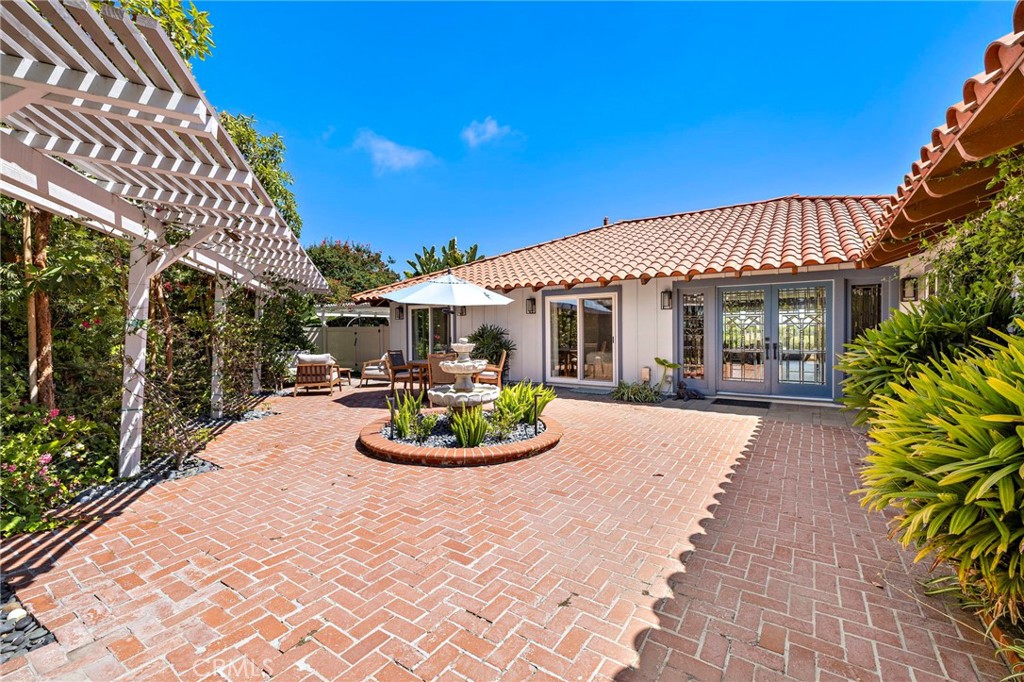 185 E Avenida Cordoba