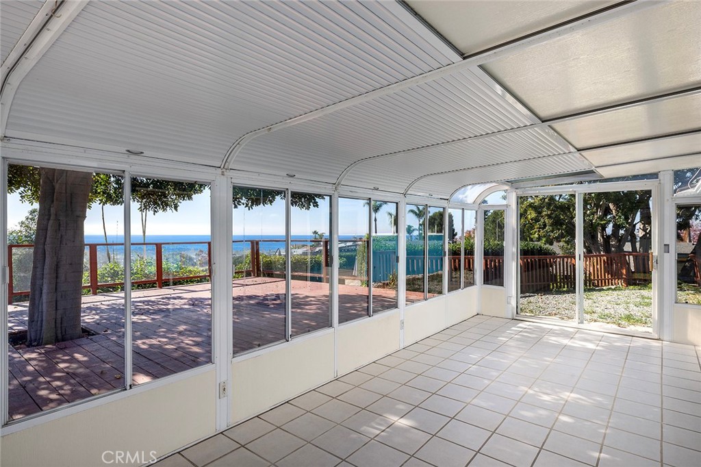 200 Avenida San Carlos