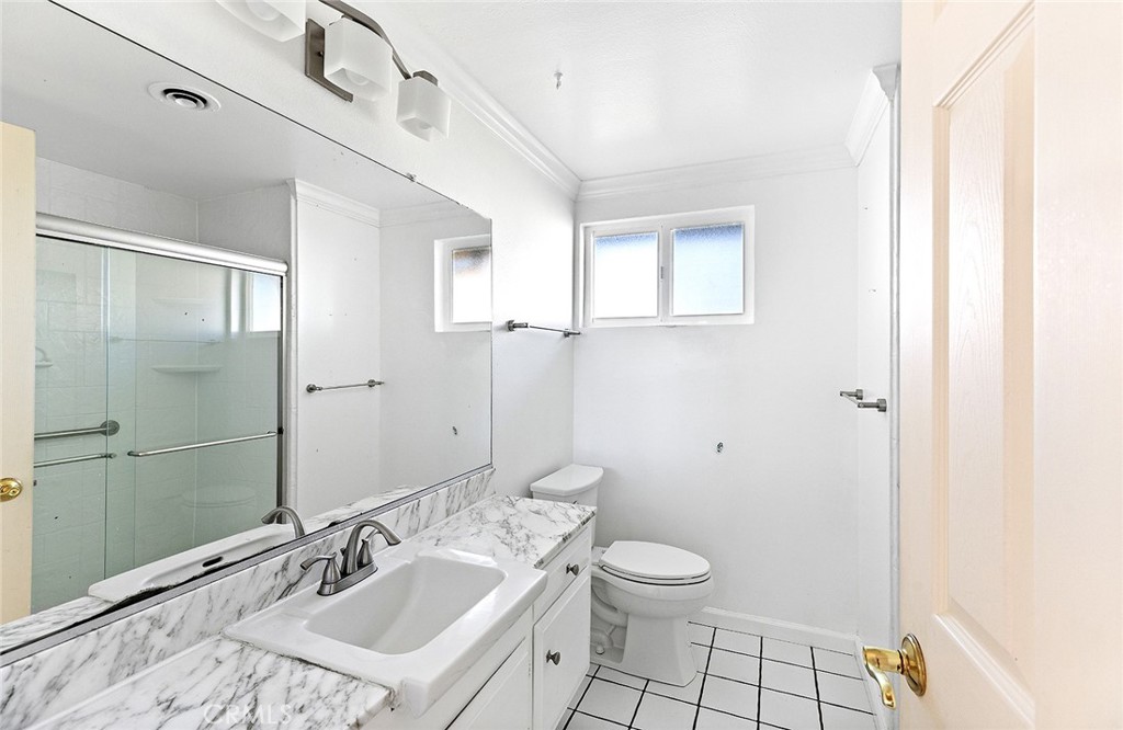 200 Avenida San Carlos