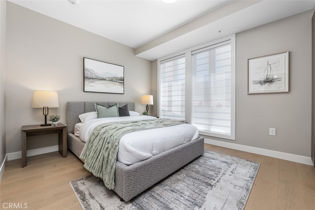 39 S Los Robles Avenue 6020