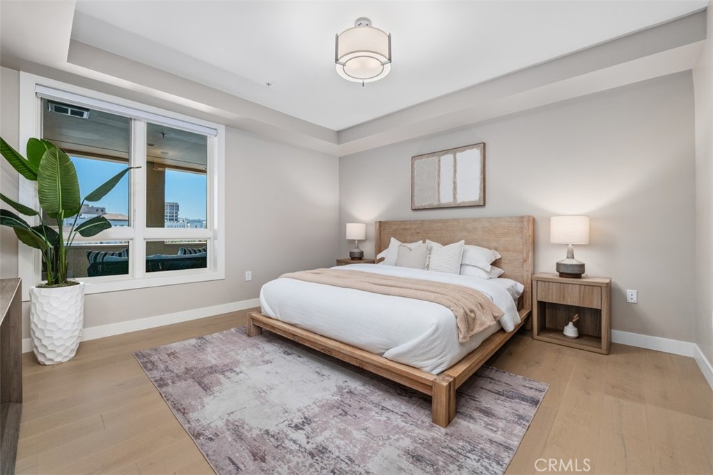 39 S Los Robles Avenue 6020