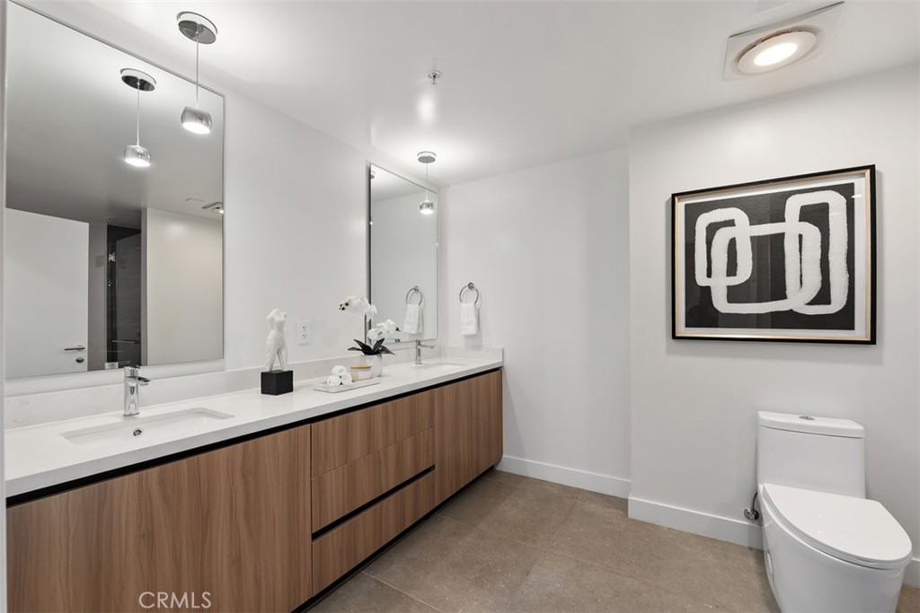 39 S Los Robles Avenue 6020