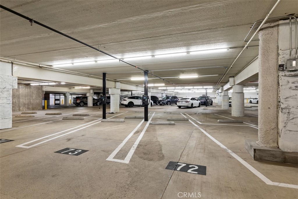 39 S Los Robles Avenue 6020
