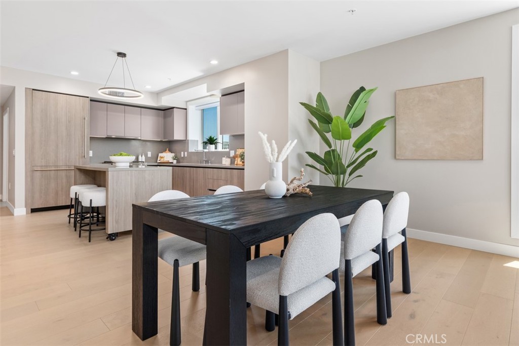 39 S Los Robles Avenue 6020
