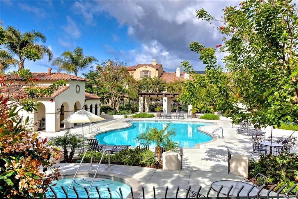 1 Paseo Vista