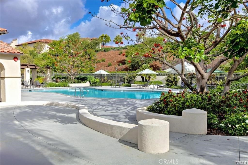 1 Paseo Vista
