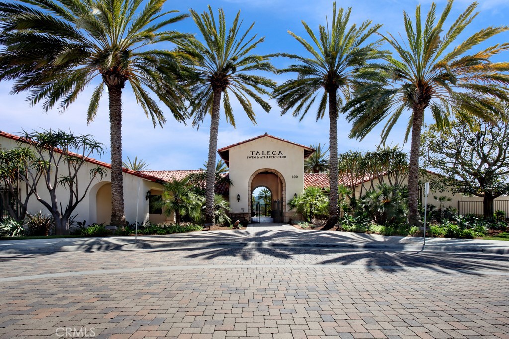 1 Paseo Vista