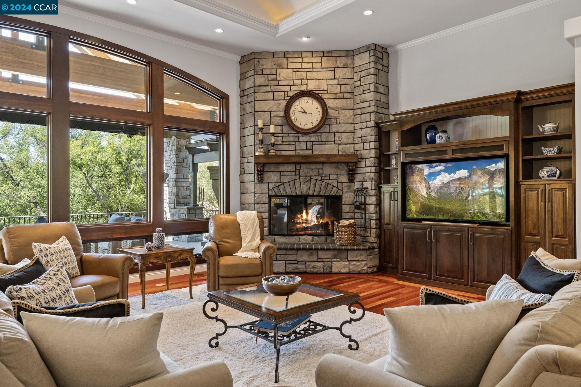 312 Catalpa Ln