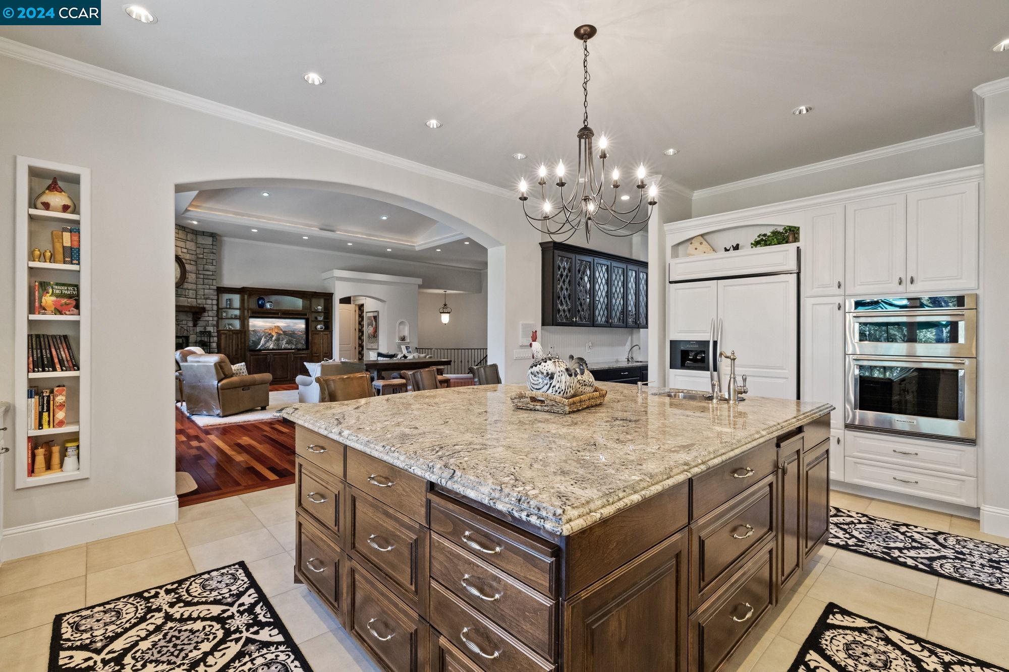 312 Catalpa Ln