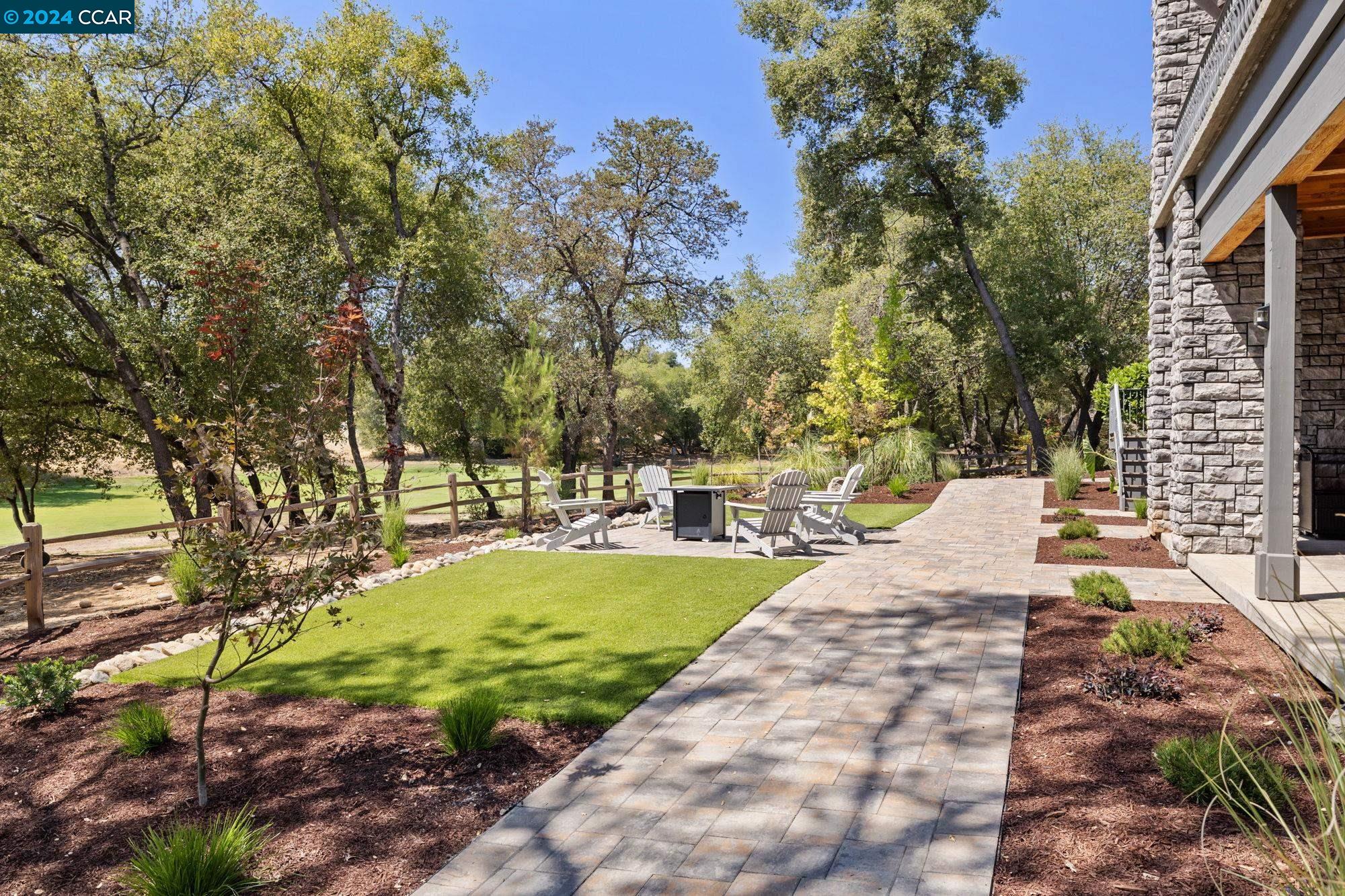 312 Catalpa Ln