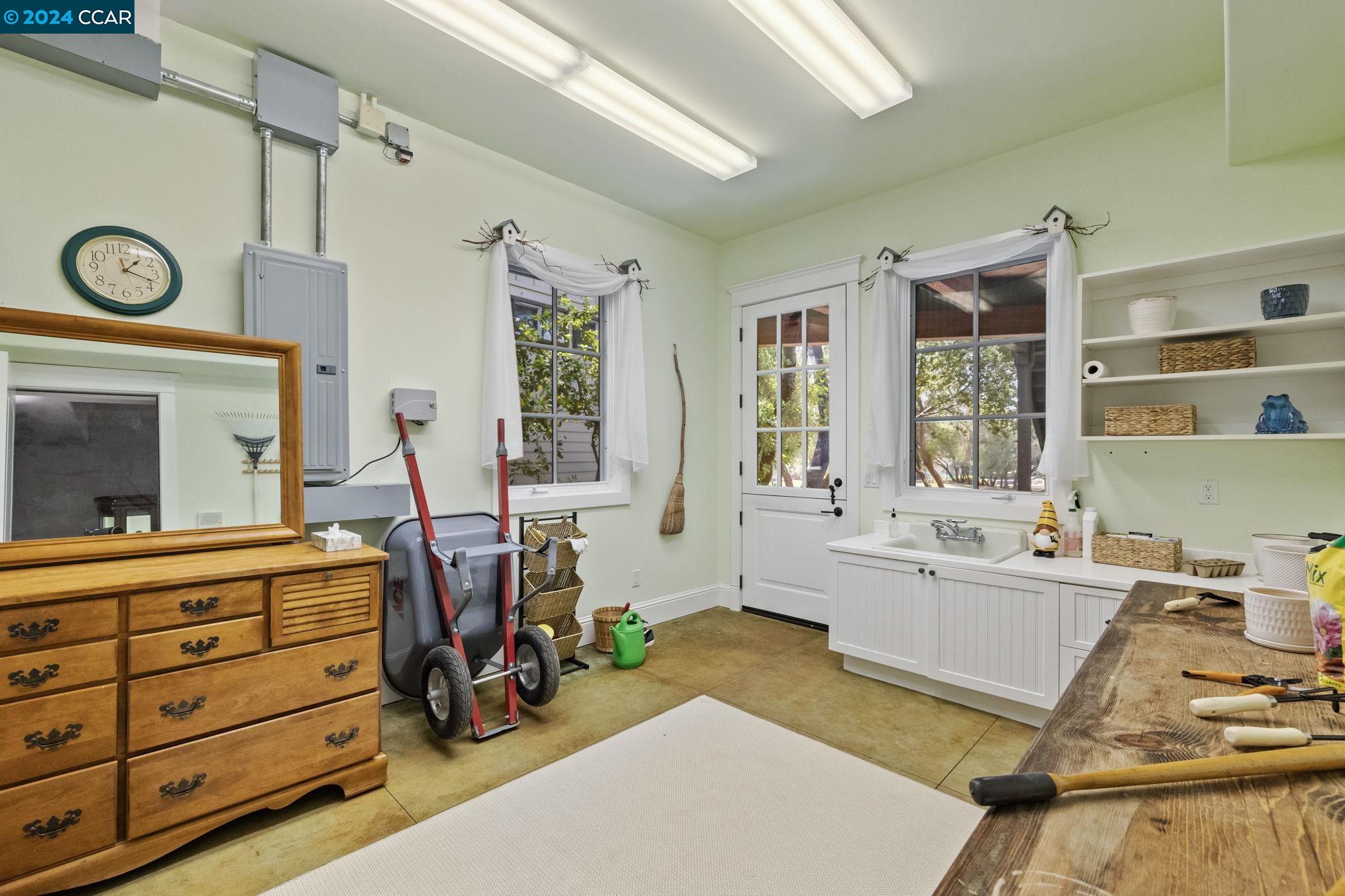 312 Catalpa Ln