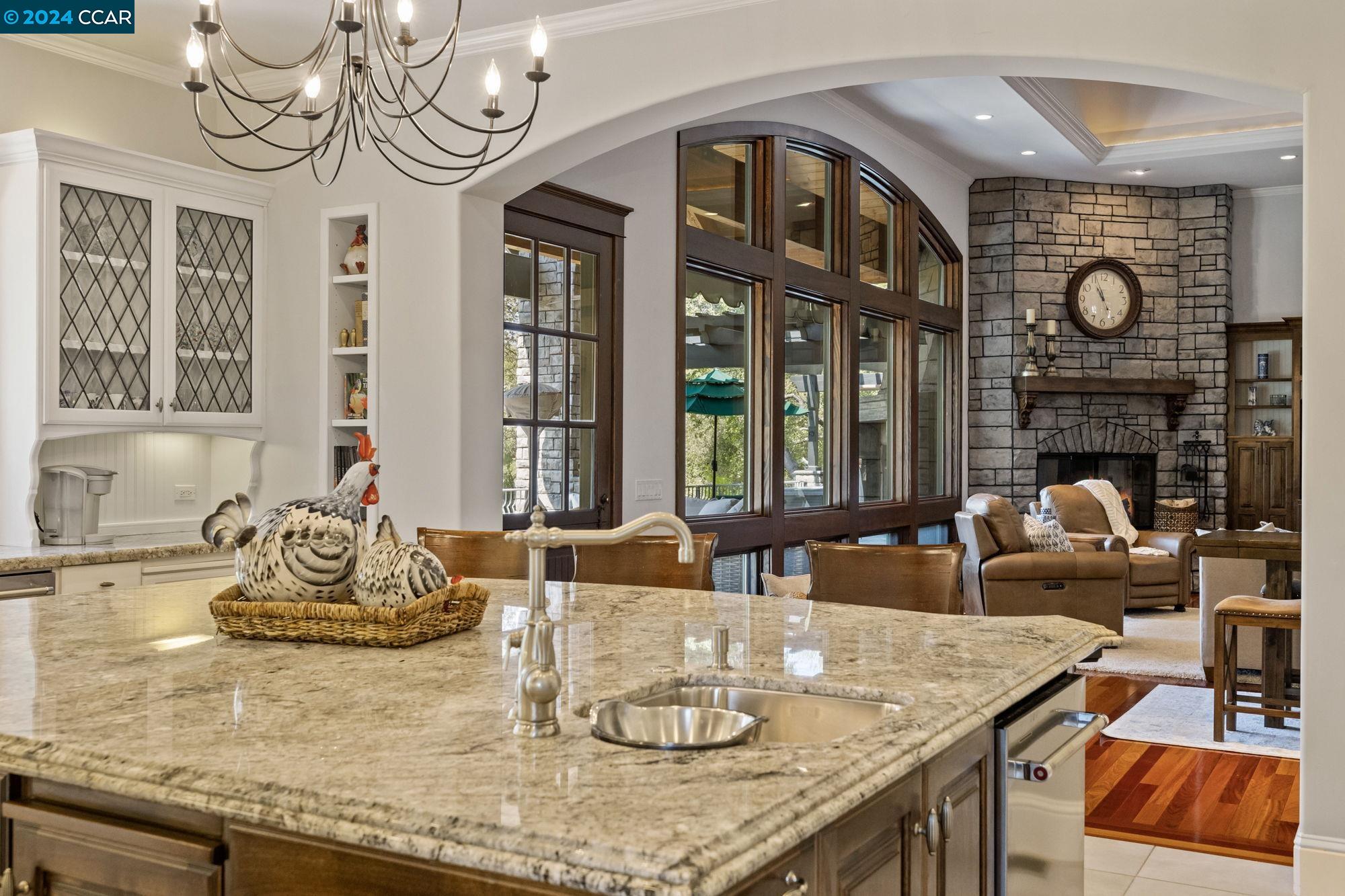 312 Catalpa Ln