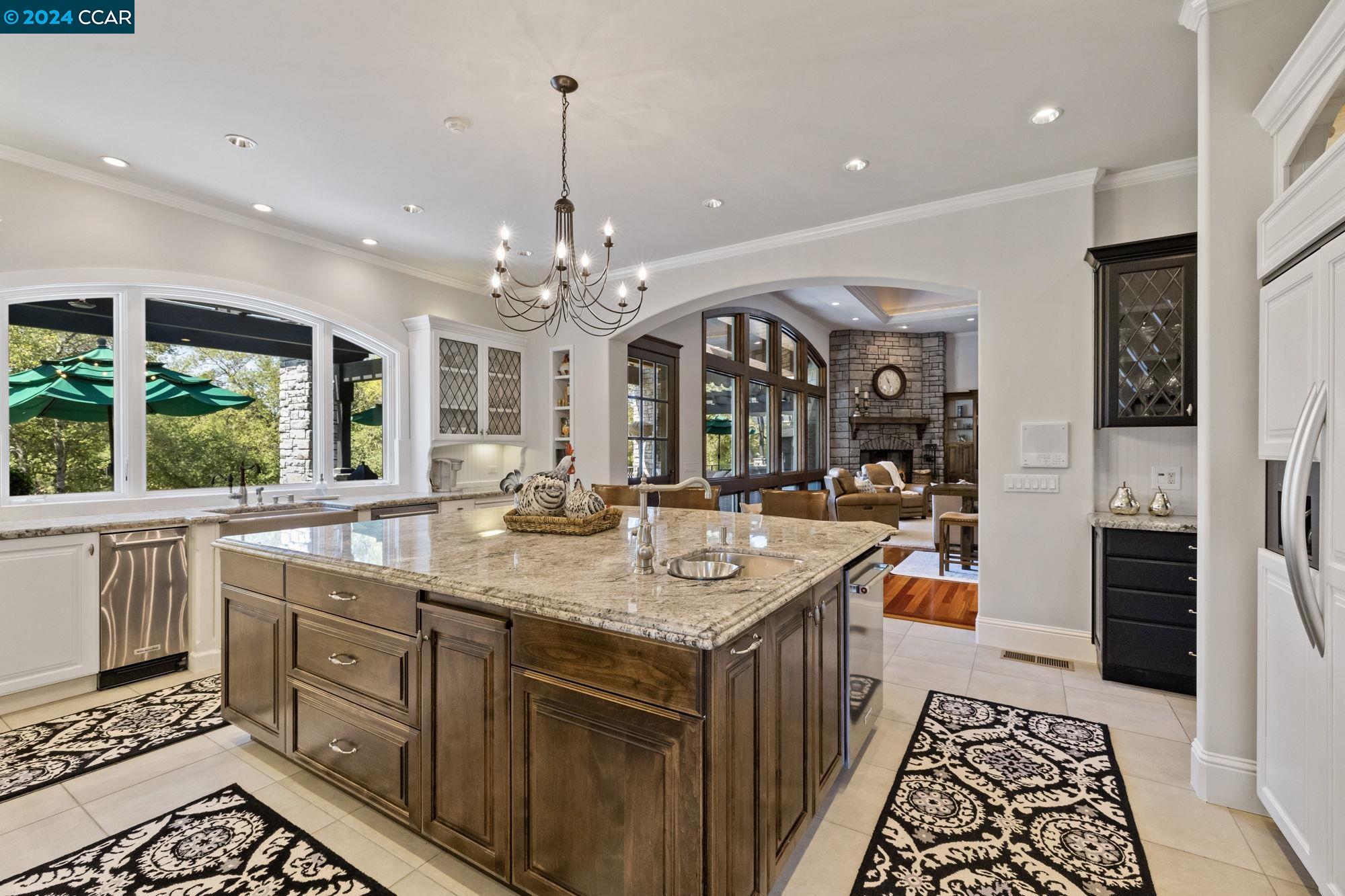 312 Catalpa Ln