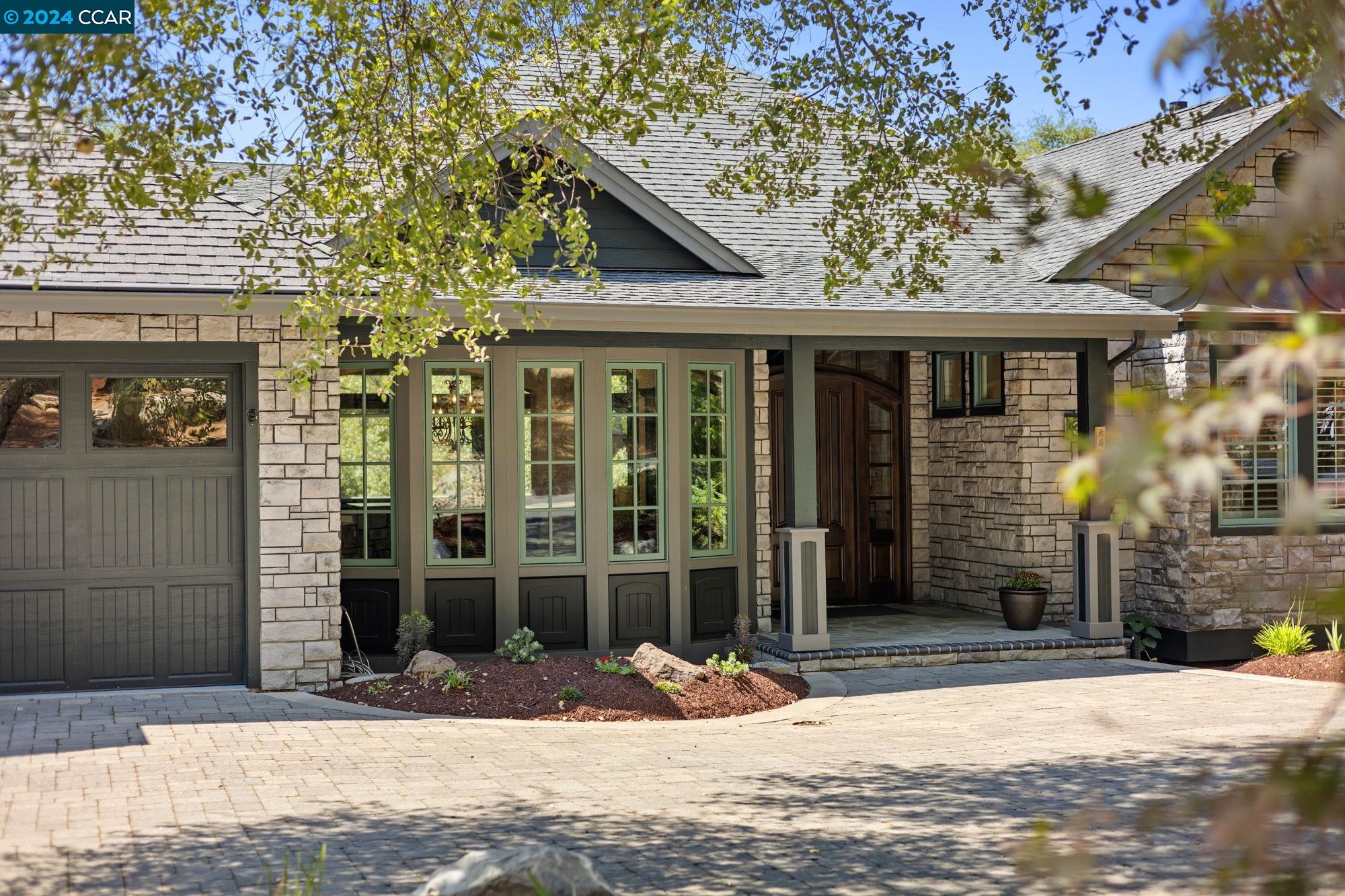 312 Catalpa Ln