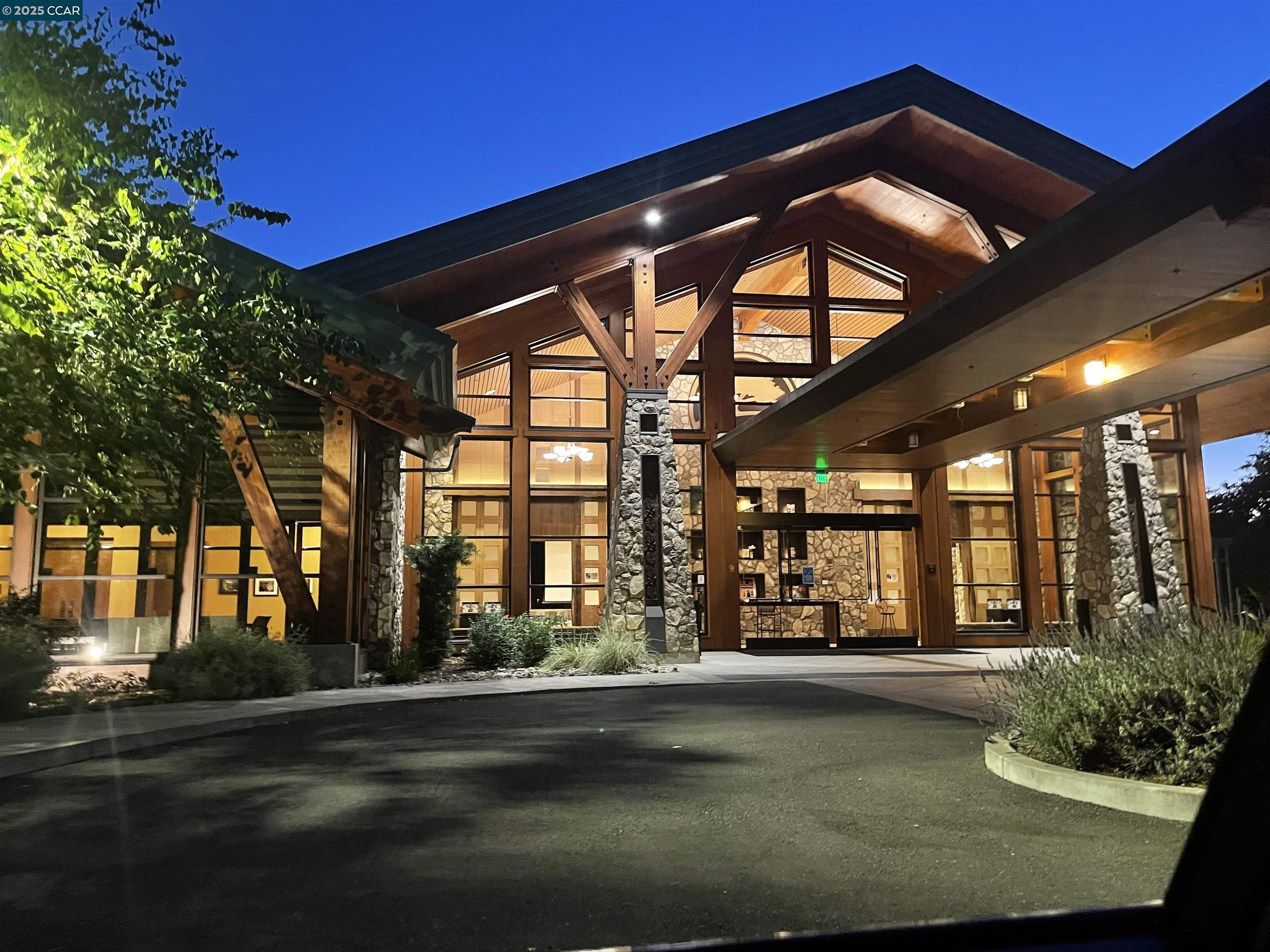 3274 Ptarmigan Dr # 1A