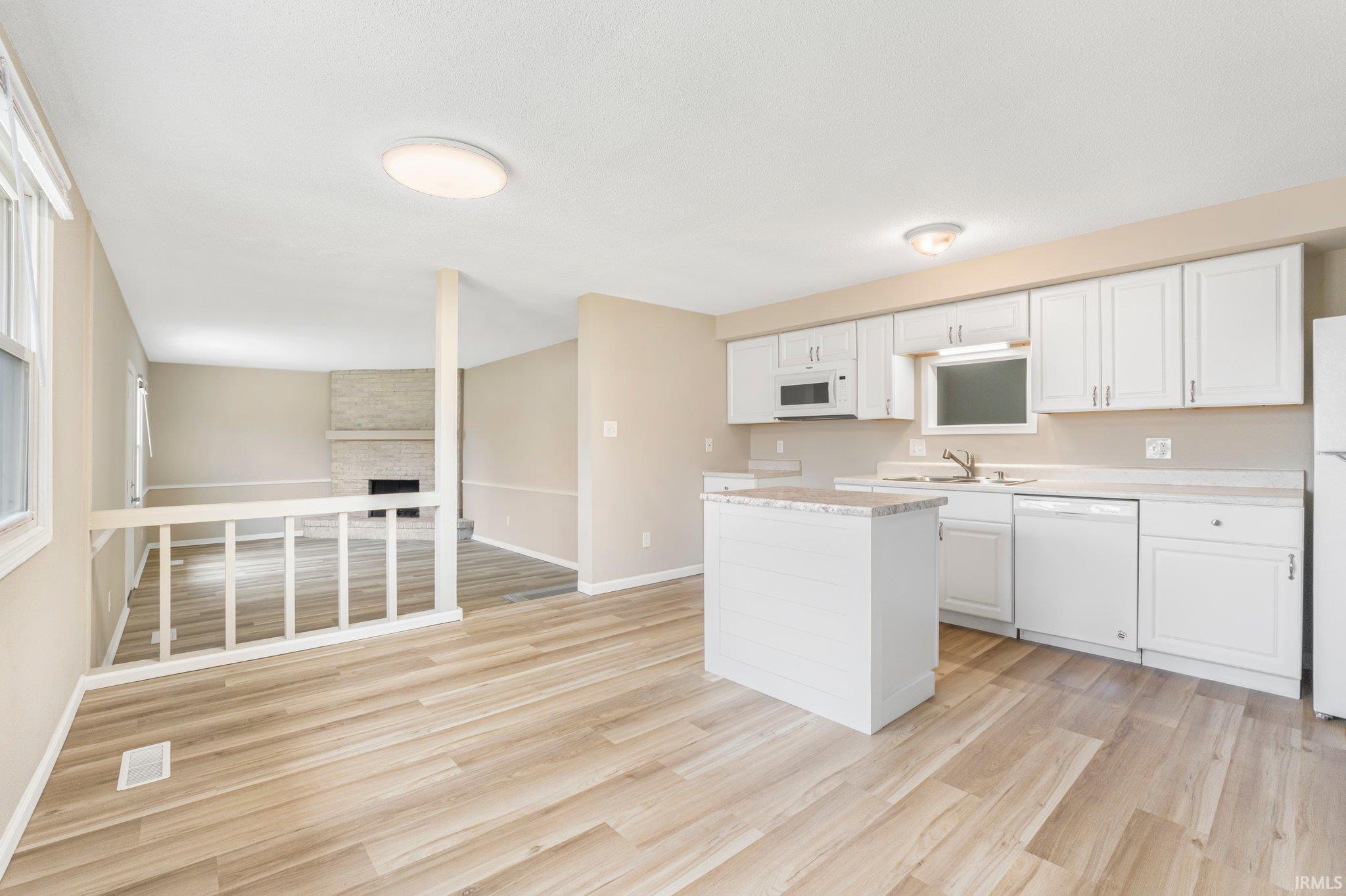 4527 Leeward Cove