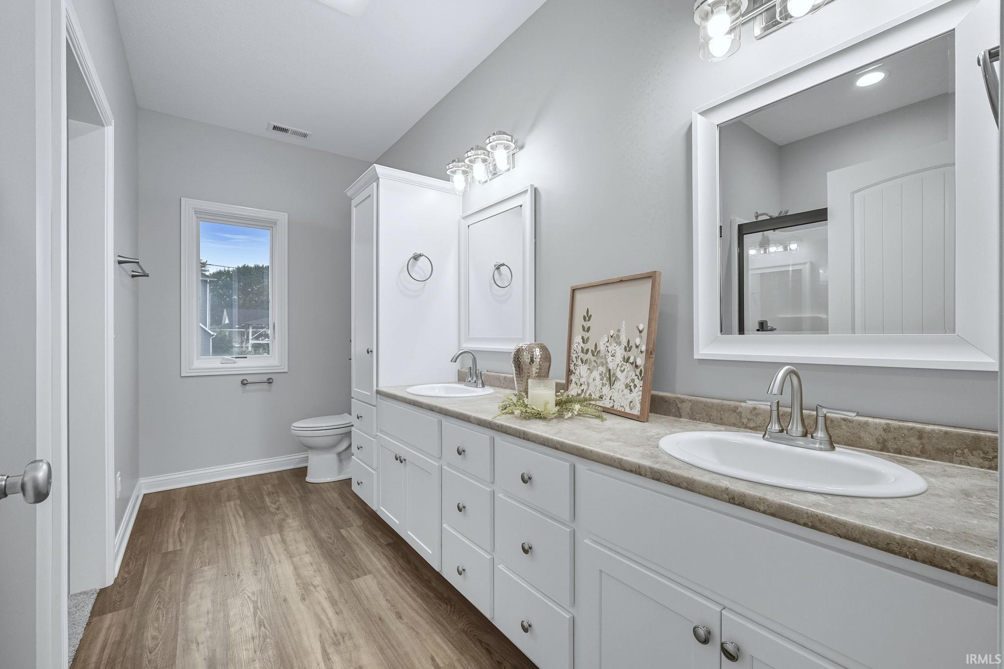 10975 English Street