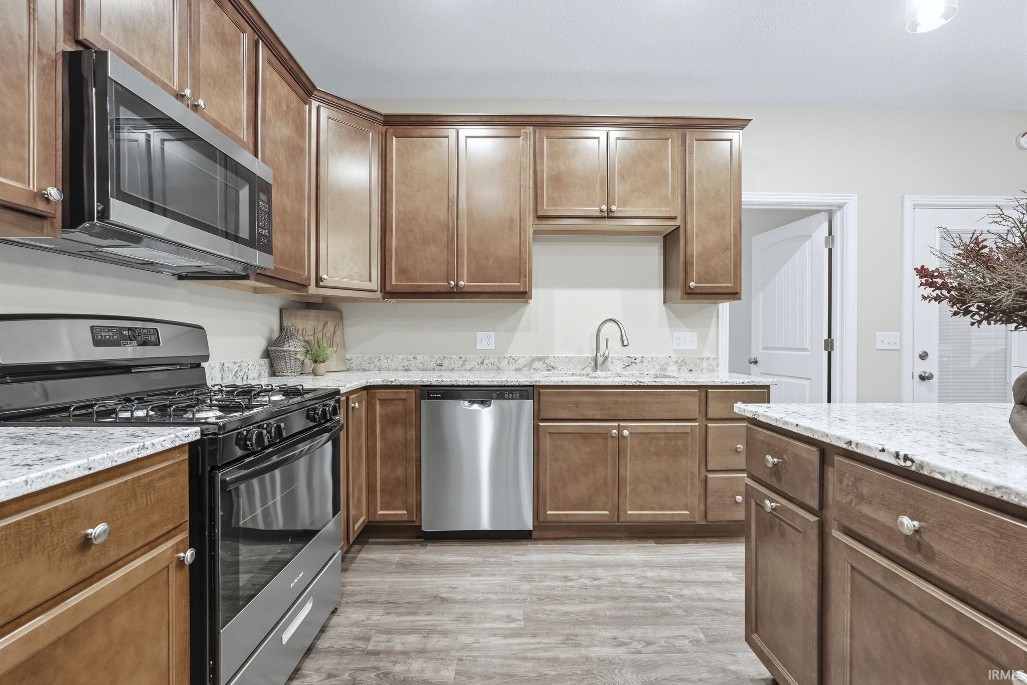 10975 English Street