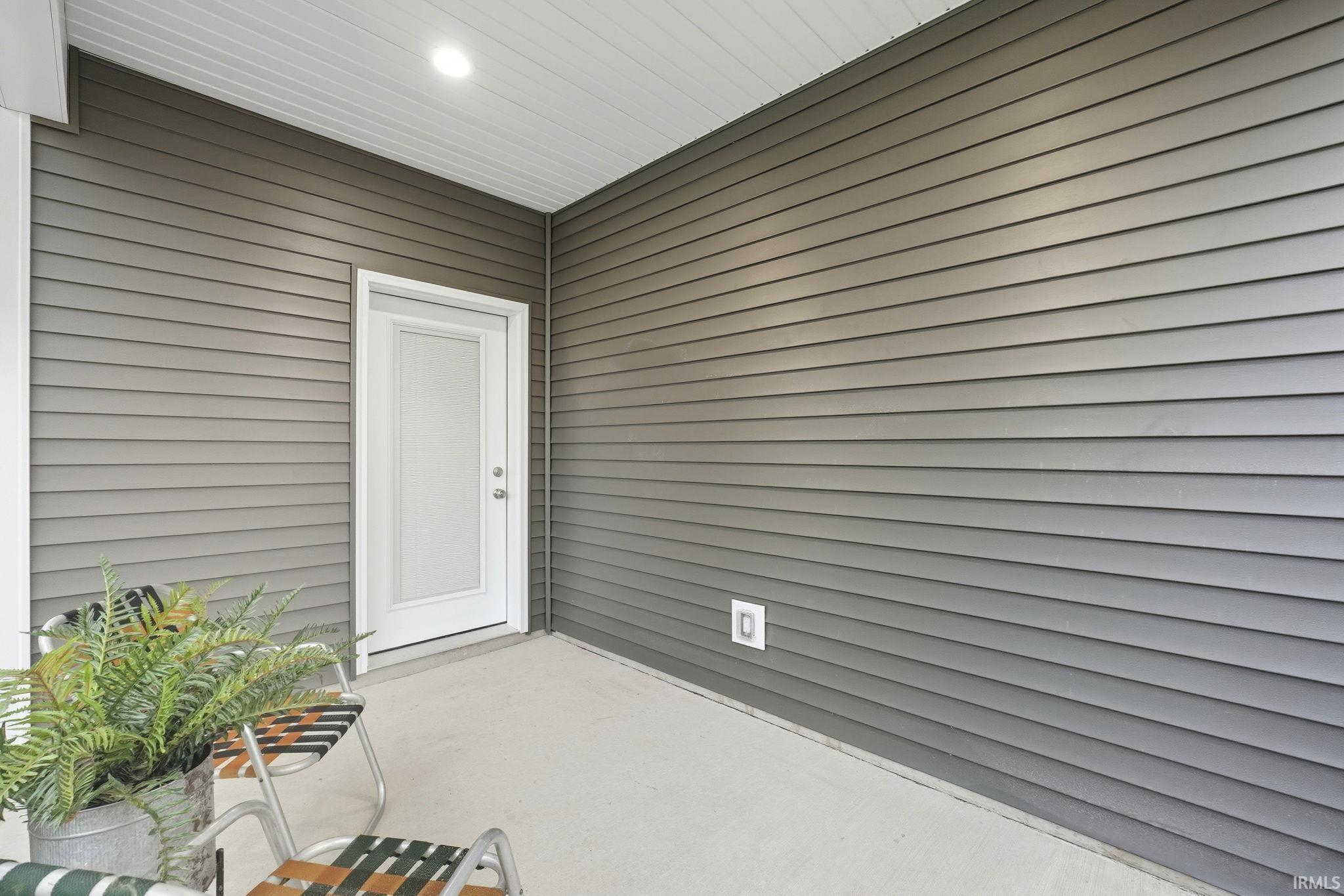 10975 English Street