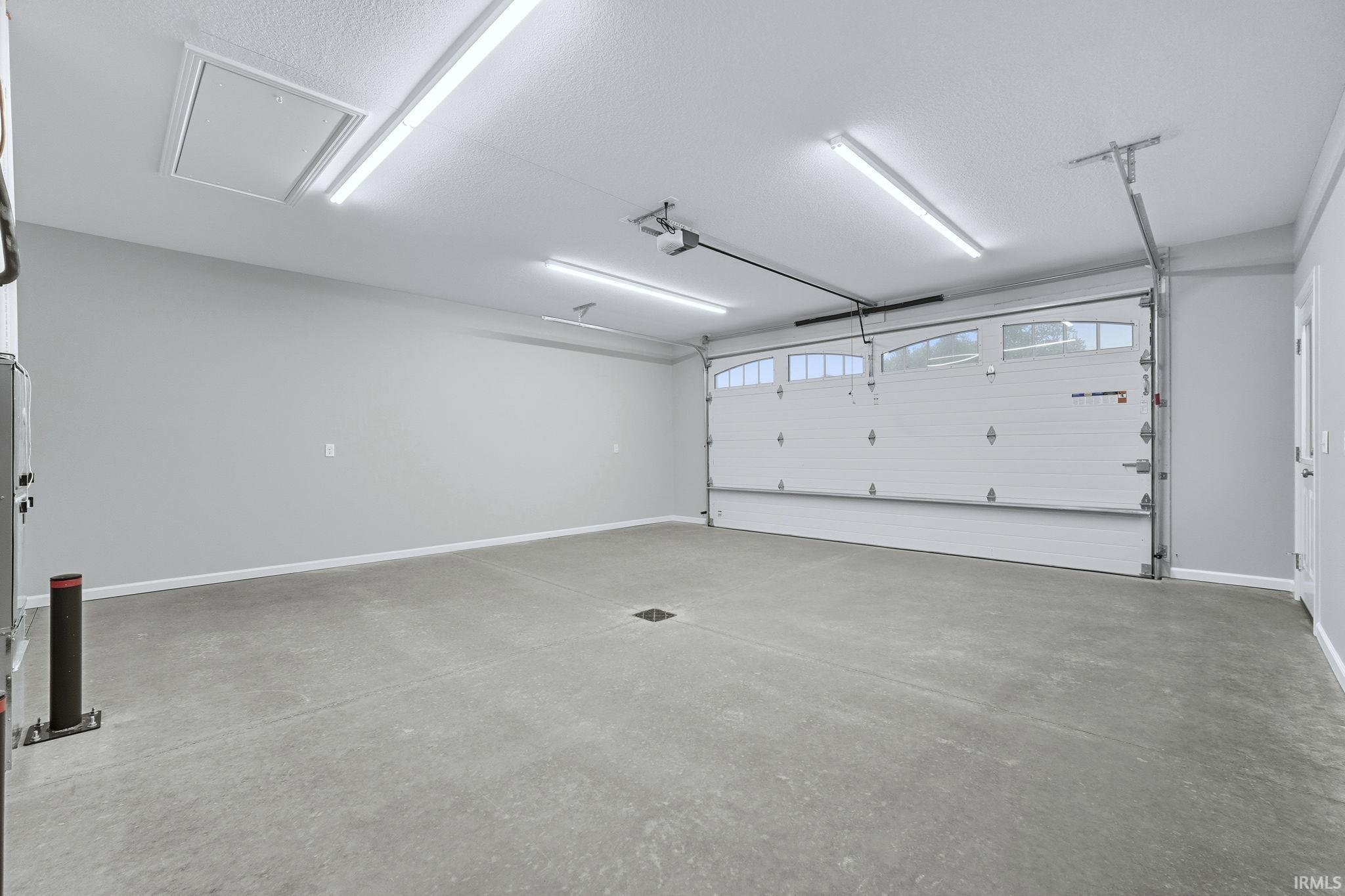 10975 English Street