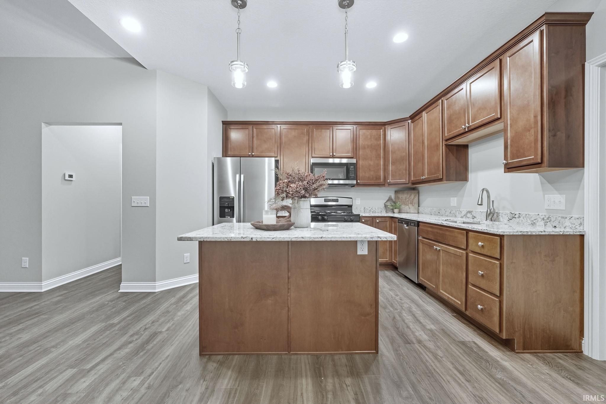 10975 English Street