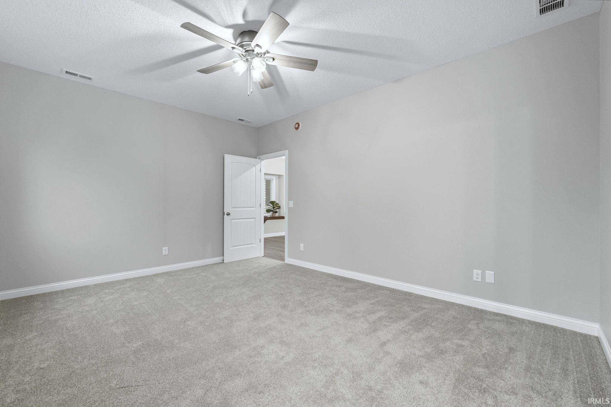 10975 English Street