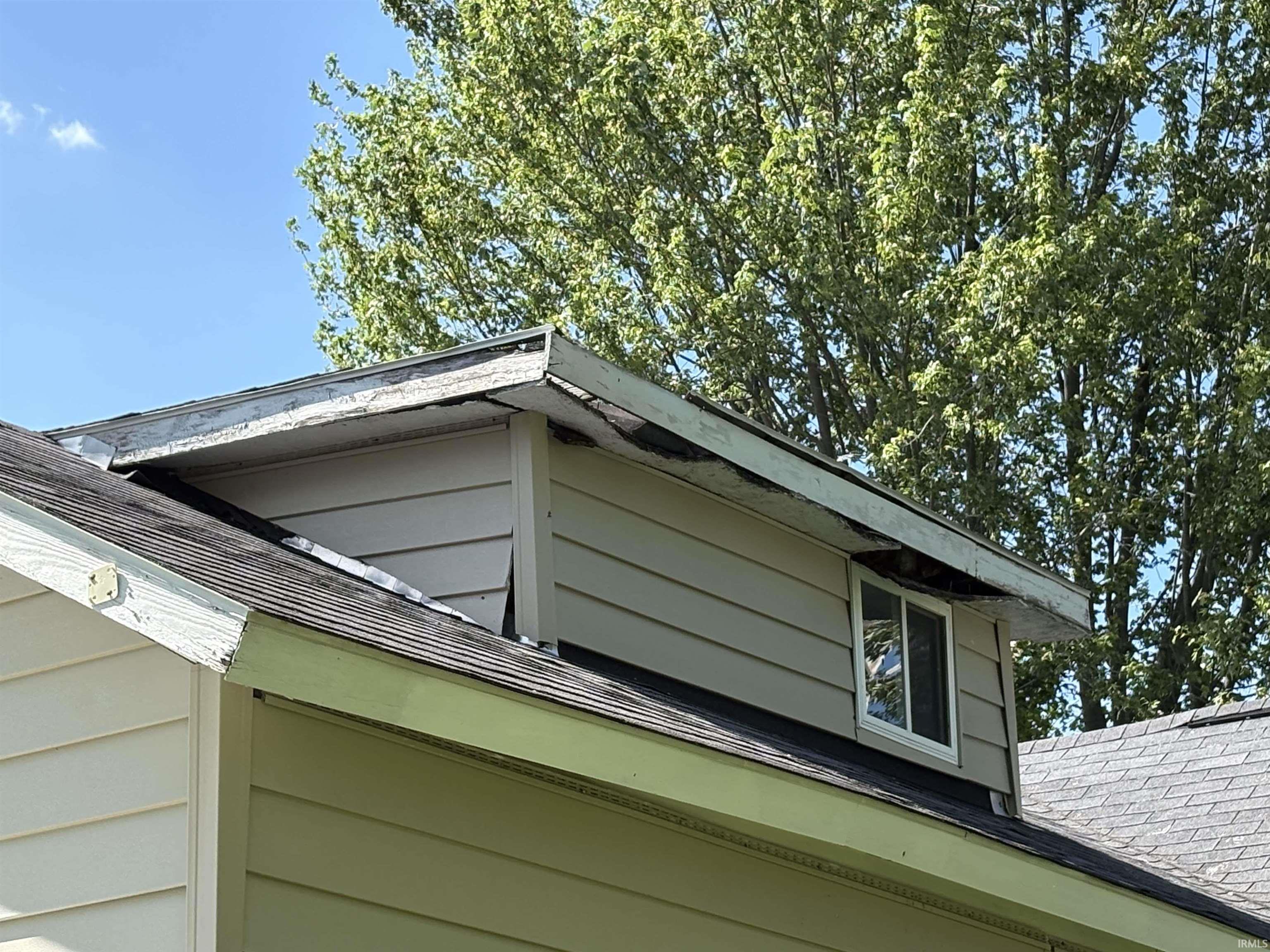 1158 E Summit Street