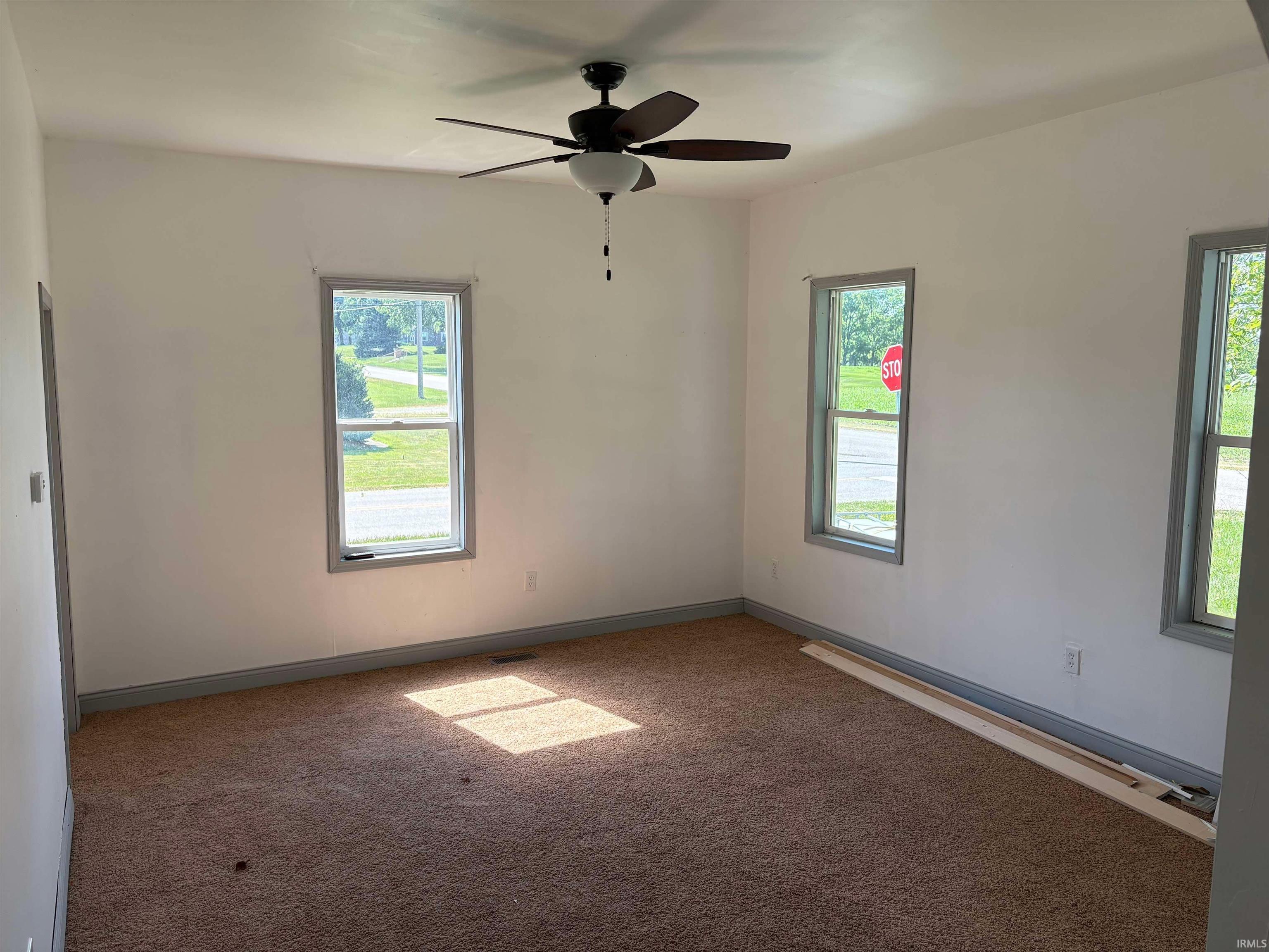 1158 E Summit Street