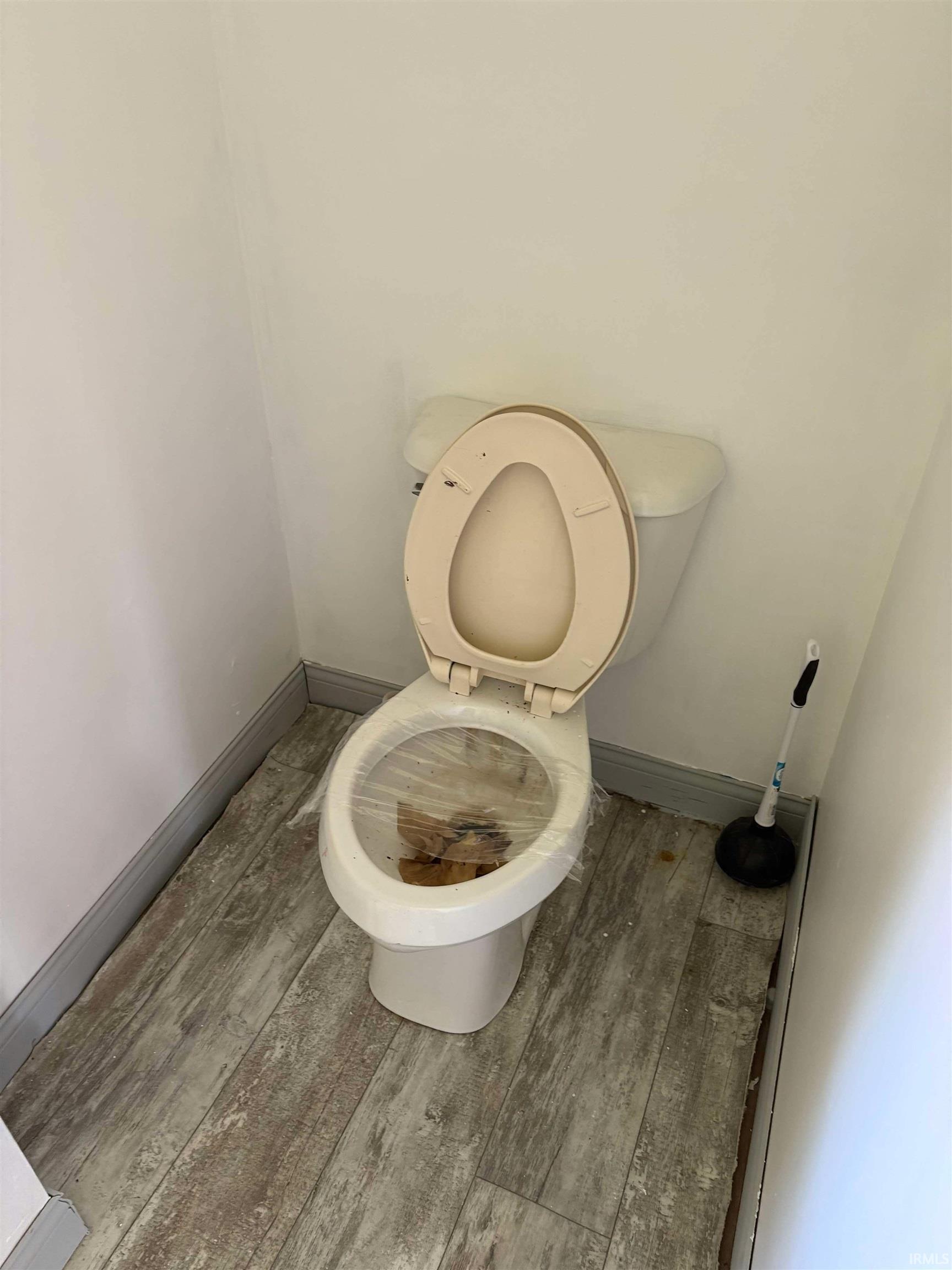 1158 E Summit Street