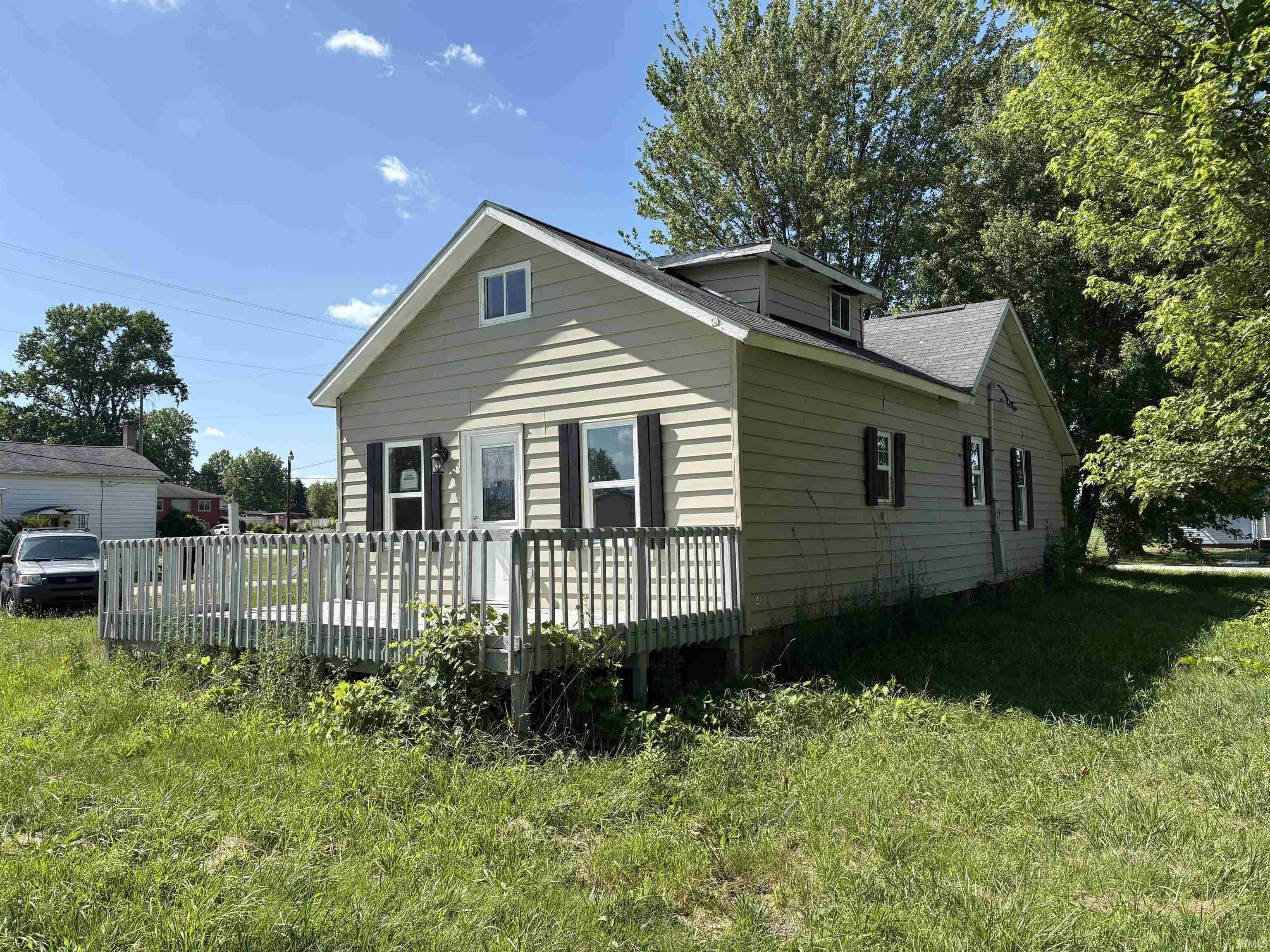 1158 E Summit Street