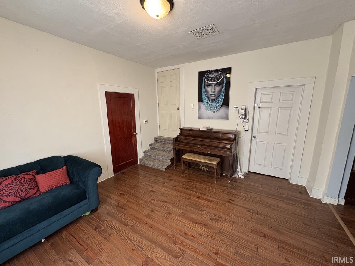 607 W Jefferson Street