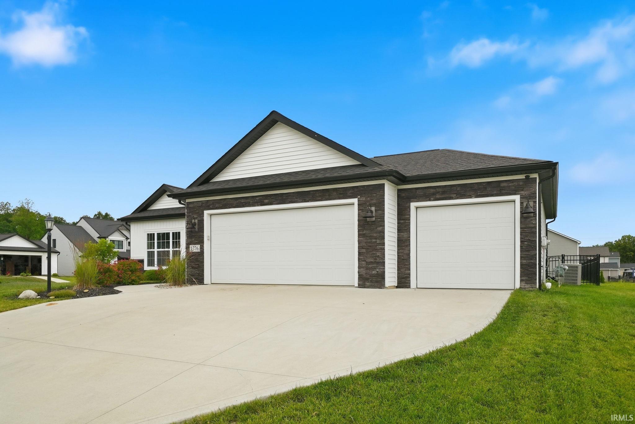 1776 Muruntau Grove
