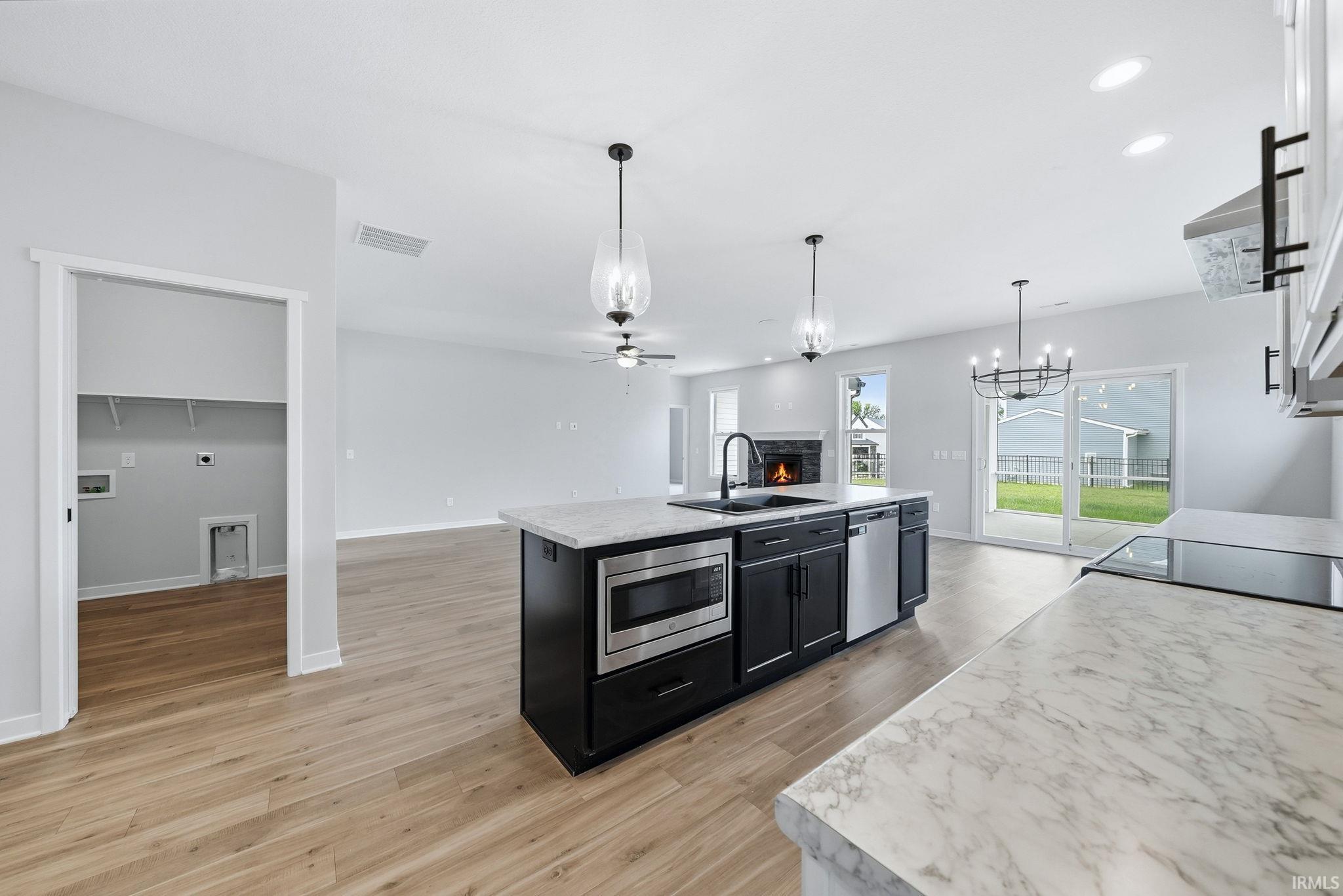 1776 Muruntau Grove