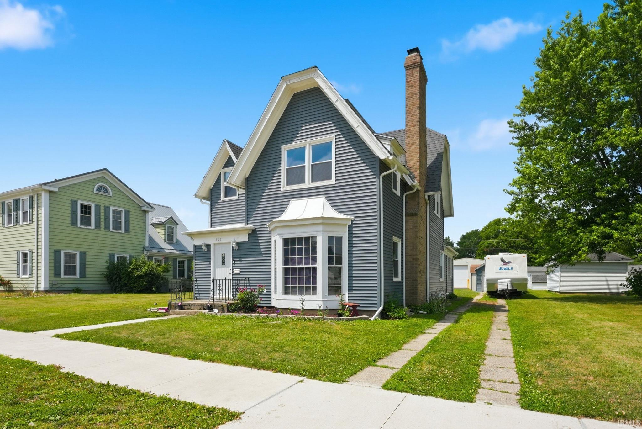 206 N Broadway Street