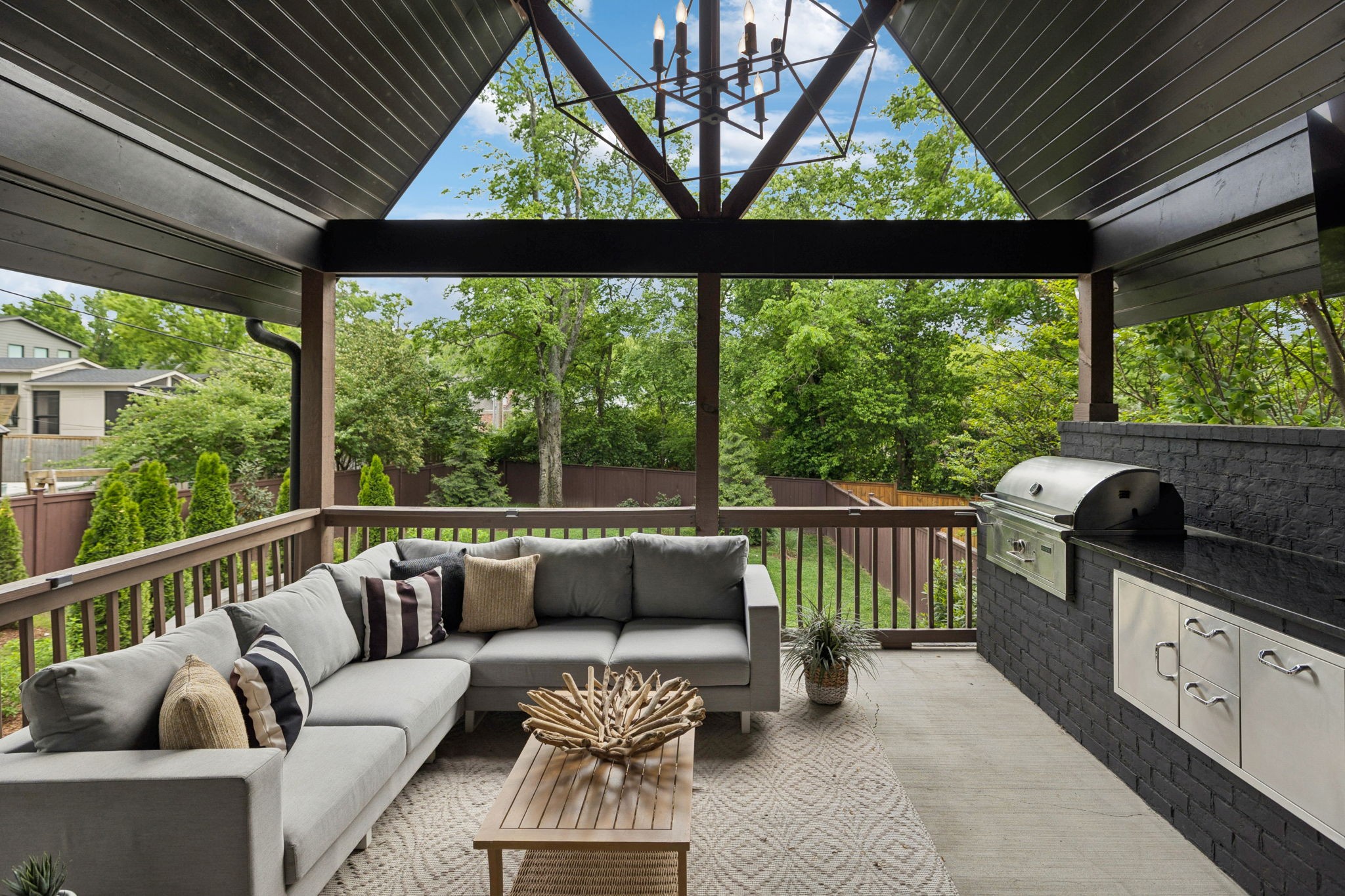 1809 Castleman Dr
