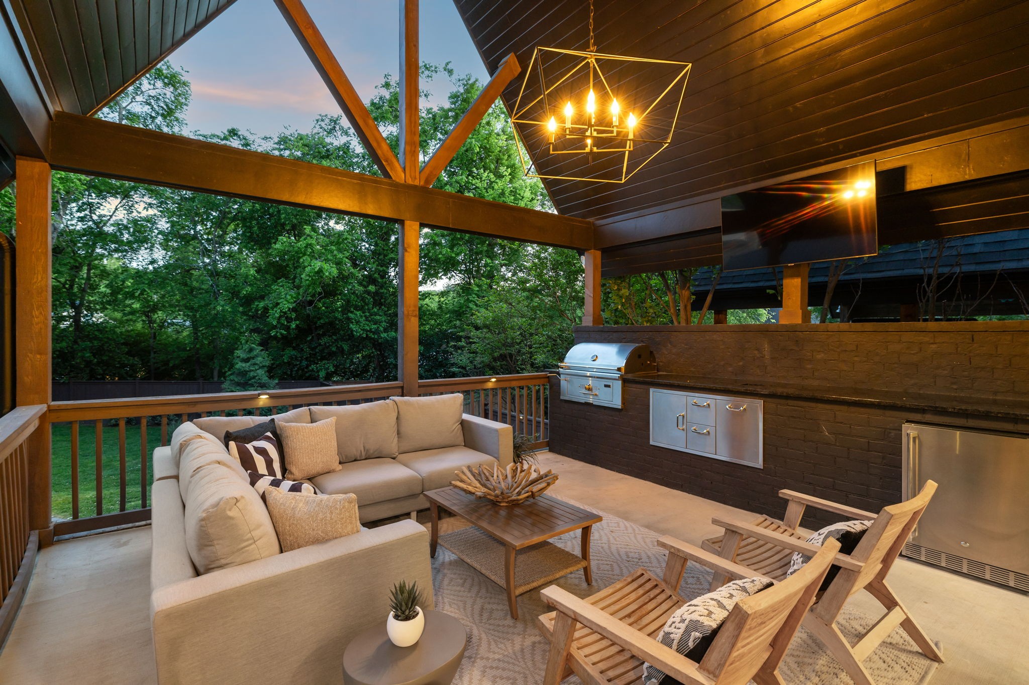 1809 Castleman Dr