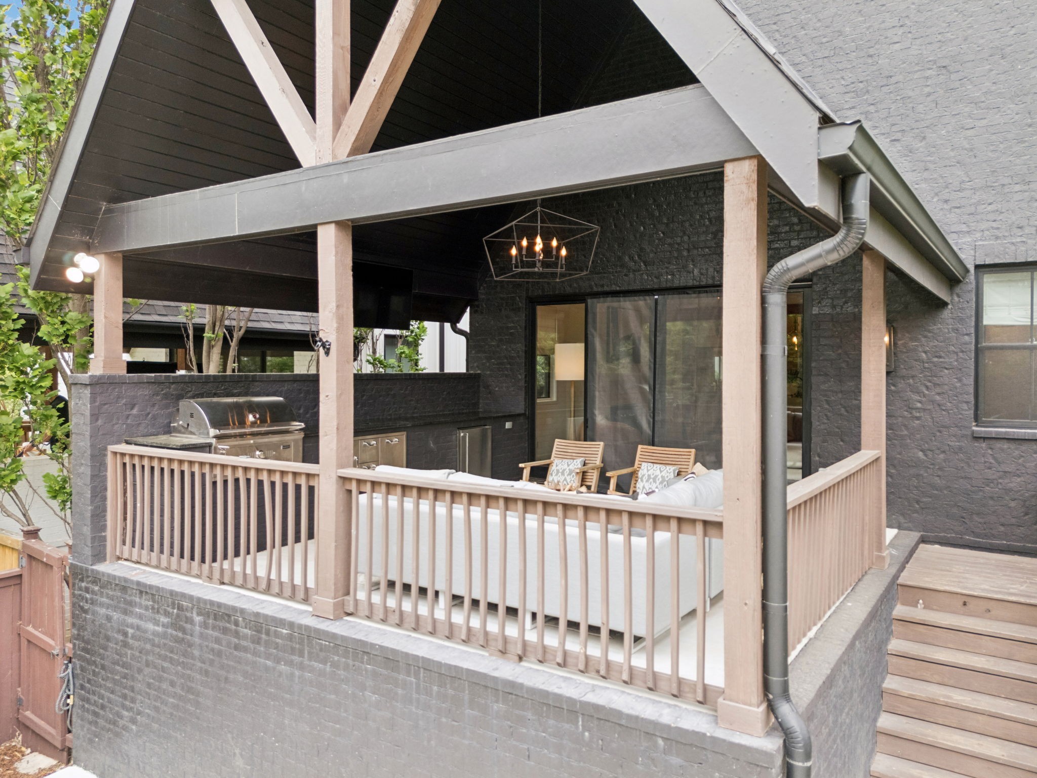 1809 Castleman Dr