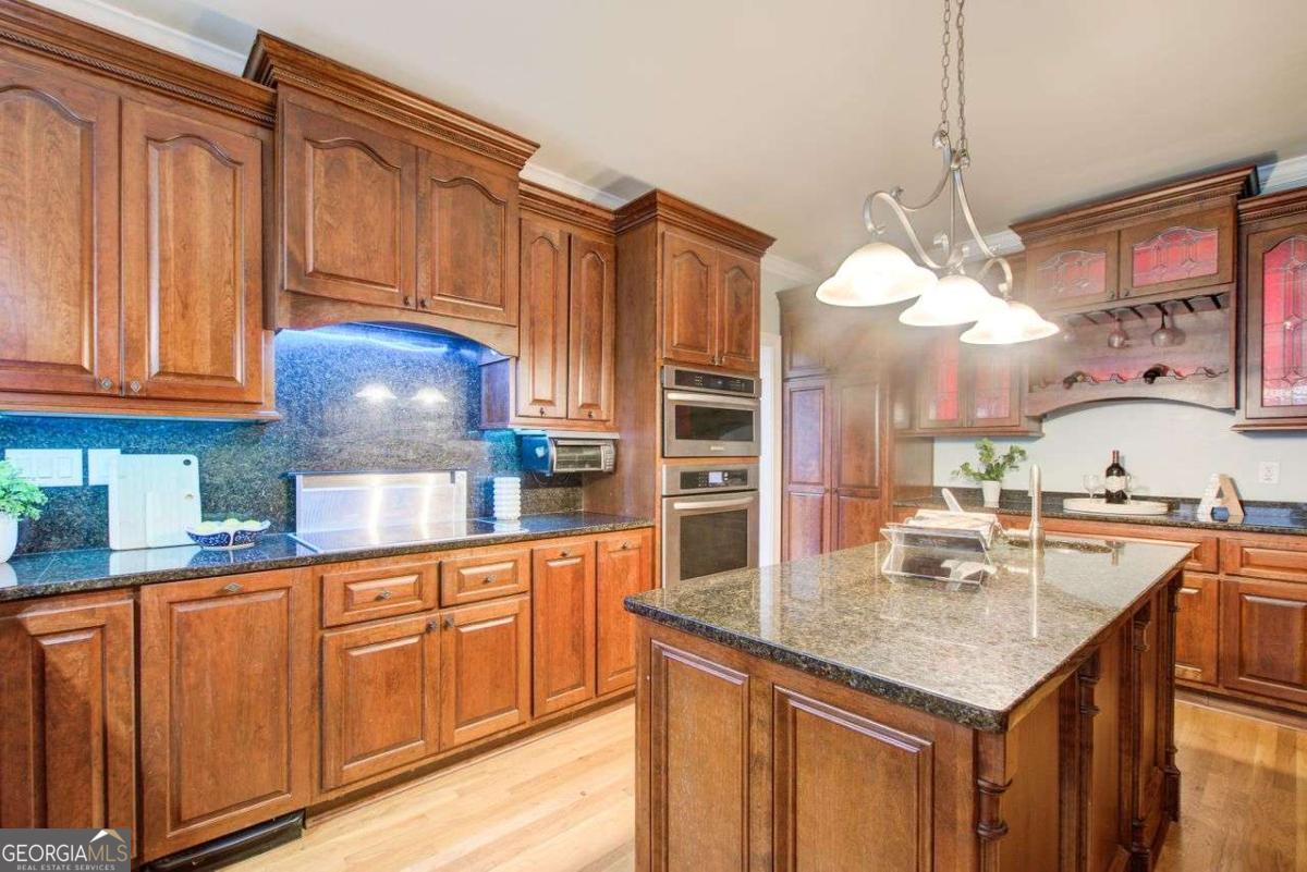 1350 Whitley Road