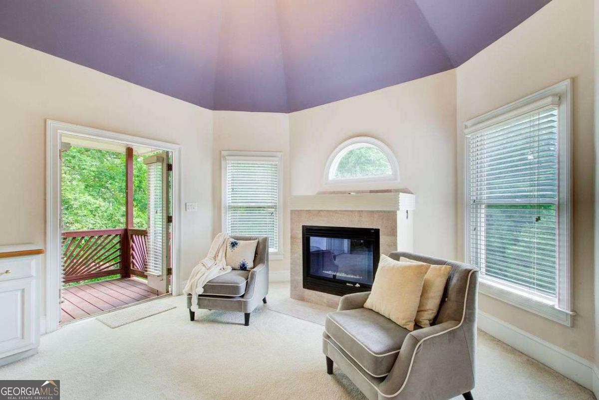 1350 Whitley Road