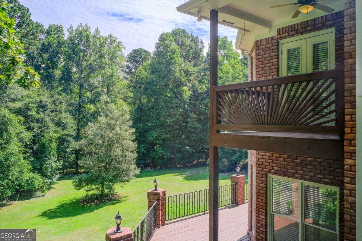 1350 Whitley Road