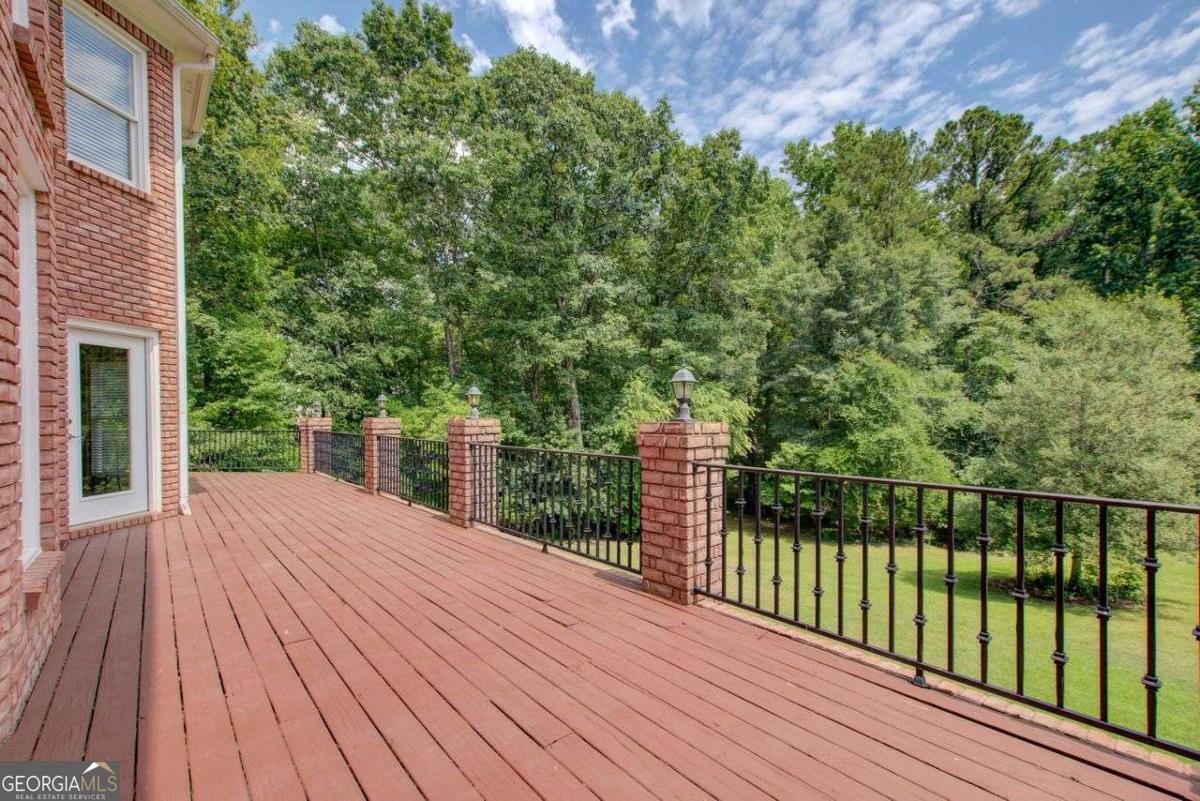 1350 Whitley Road