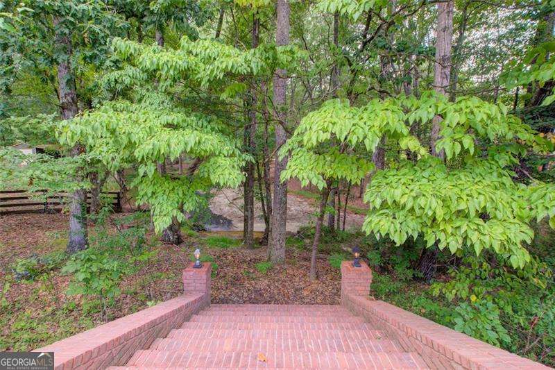 1350 Whitley Road