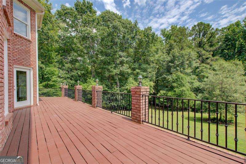 1350 Whitley Road