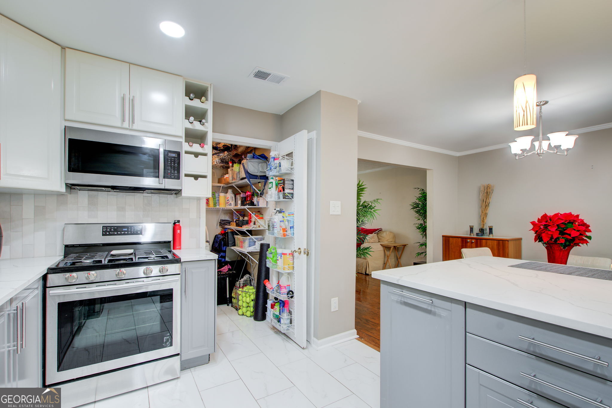 10 Market Square Place NW