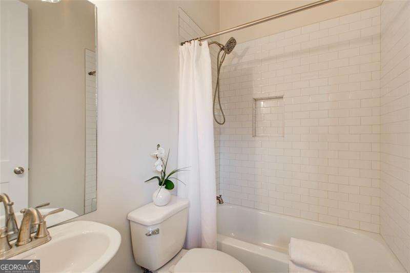 1240 Oakland Terrace SW # B