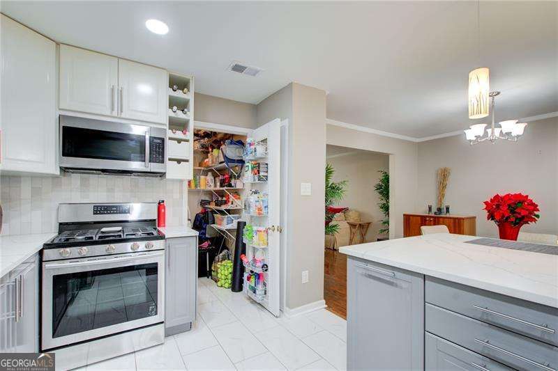 10 Market Square Place NW