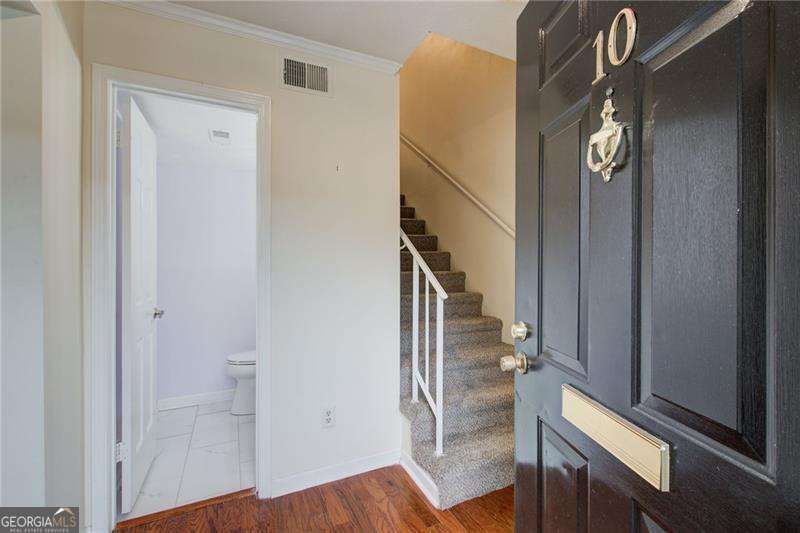 10 Market Square Place NW